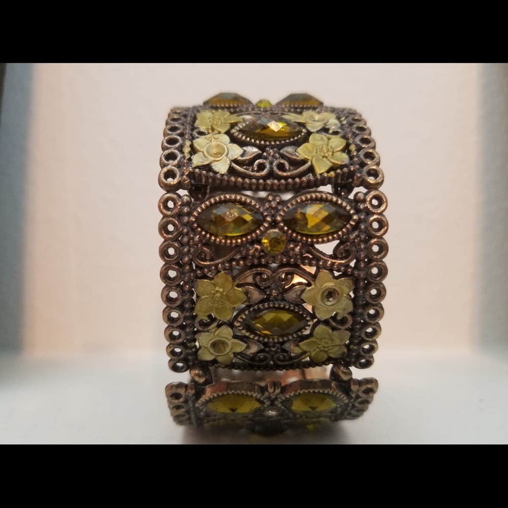 Stretchy Green Bracelet